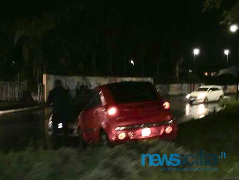Catania, incidente alla circonvallazione: minicar finisce su un’aiuola