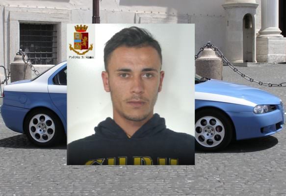 Latitante dopo operazione antidroga, fuga dalla finestra e sui tetti: trovato tra i cespugli