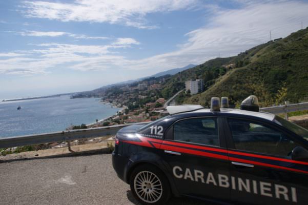 Evade dai domiciliari e viene trovato in possesso di marijuana: arrestato 19enne
