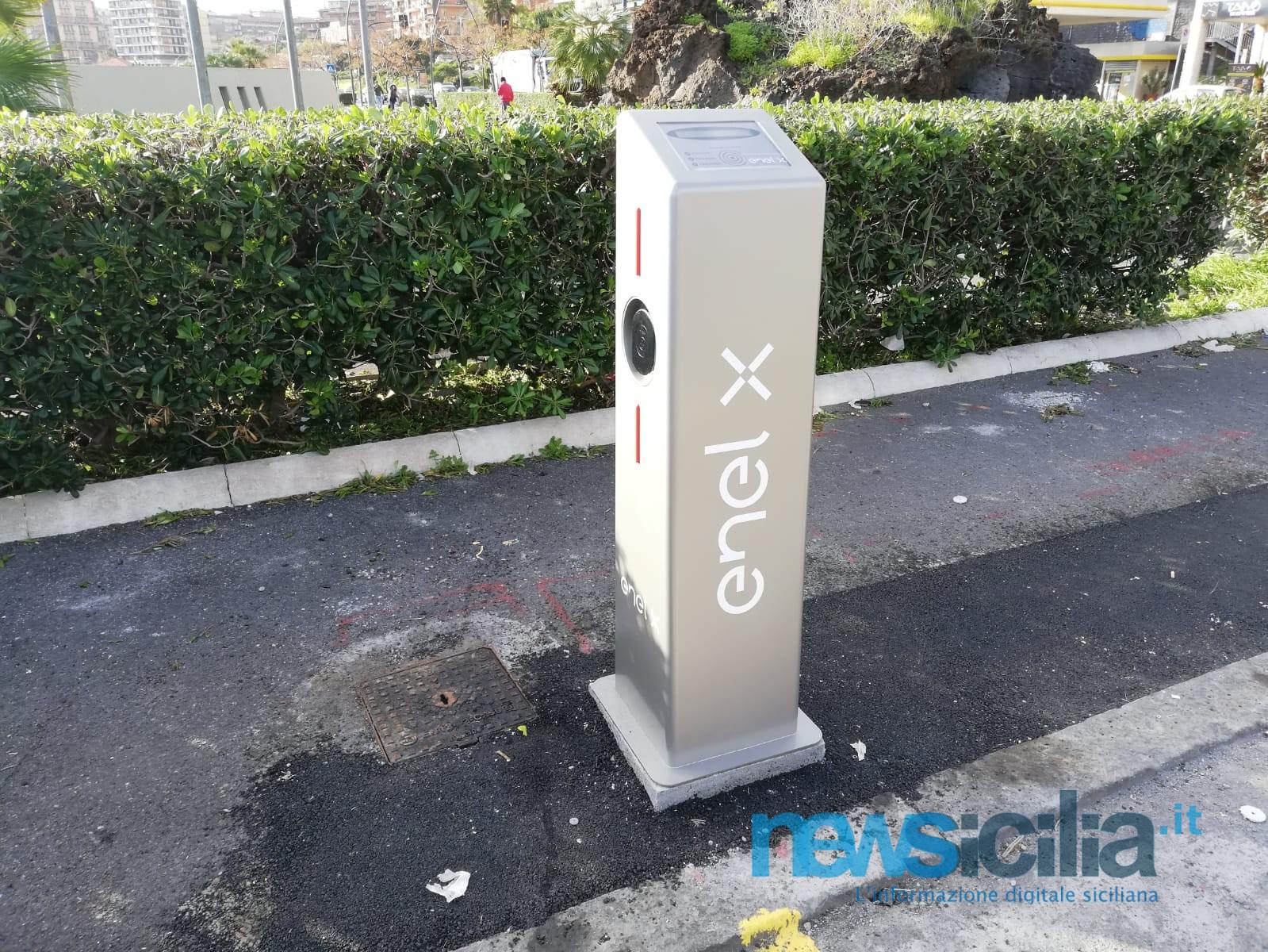 Auto elettriche in Sicilia, Catania capofila della svolta ecologica: in città sempre più colonnine per ricarica – FOTO