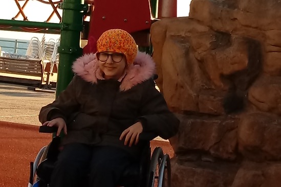 Gara di solidarietà nel Catanese: in sedia a rotelle a 12 anni, raccolta fondi per la piccola Chiara