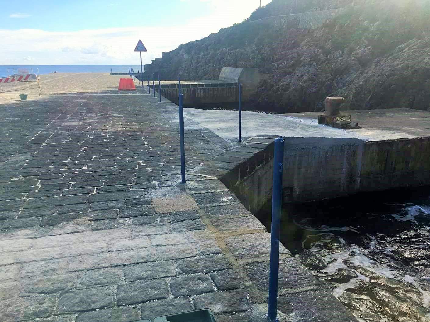 Ustica, ripristinato in tempi record il porto. Falcone: “Potenziamento dei trasporti per allontanare isolamento e disagi”