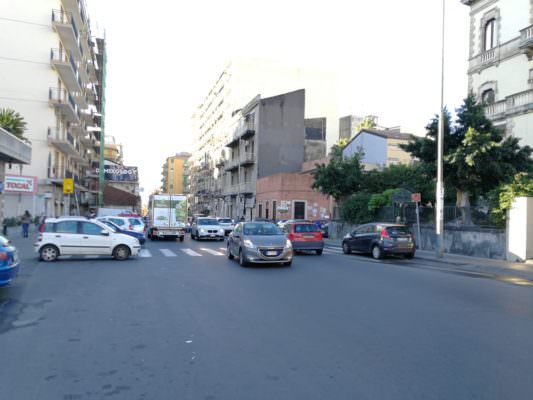 Catania, assenza di segnaletica e rischio per i pedoni. Consigliere Grasso: “Serve intervenire”