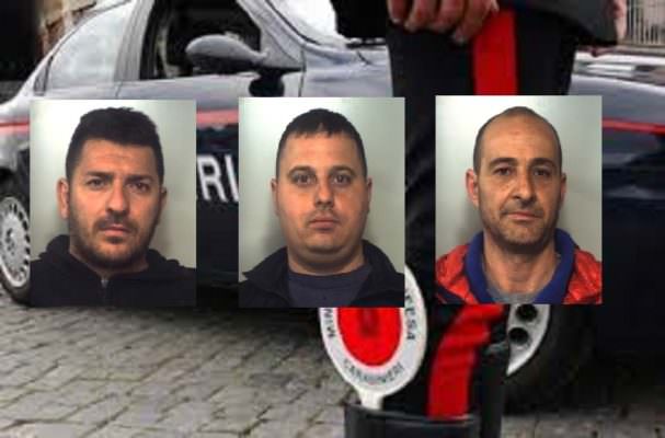 Braccio meccanico per rubare 3 tonnellate di pannelli in metallo: “colpo” fallito alla zona industriale di Catania