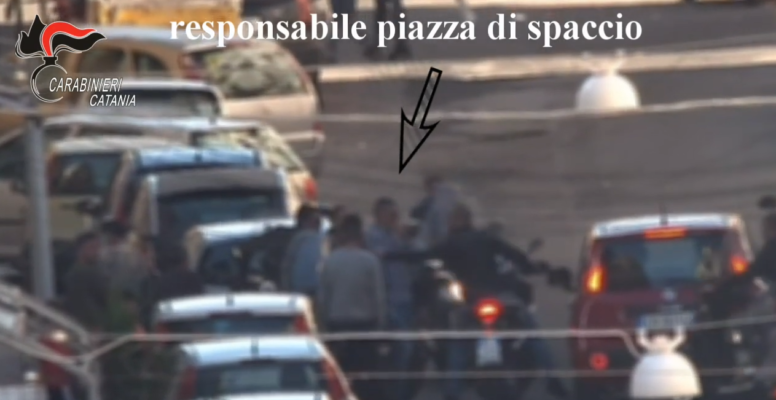 Coca e marijuana, “supermercato” da 11mila euro al giorno a San Cristoforo: elicotteri nella notte e il maxi blitz – VIDEO