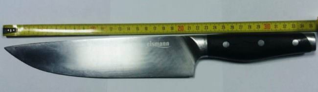 Aggredisce padre in un negozio in via Pietra dell’Ova e ferisce con un coltello un carabiniere: arrestato 41enne