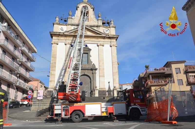 Emergenza terremoto nel Catanese: continuano i lavori per la messa in sicurezza dei campanili delle chiese di Milo e Aci Catena