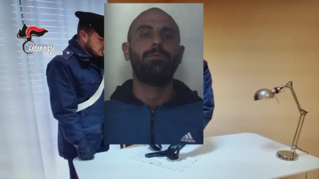 Arrestato latitante appartenente al clan Bottato-Attanasio: in manette per favoreggiamento anche un uomo e una donna – VIDEO