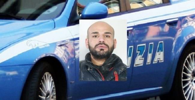 Donna in auto, pomeriggio da paura in via Etnea: pregiudicato prova ad aprire portiera per una borsa