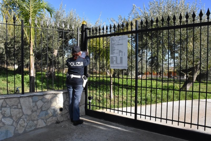 Oltre 30 anni di rapine ed estorsioni: maxi sequestro a pregiudicato – FOTO