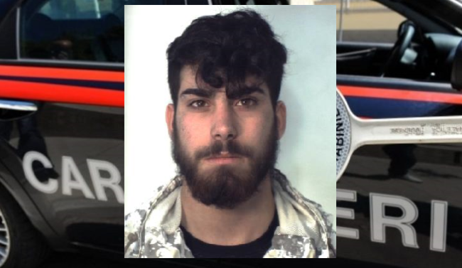 Giovane pusher fermato in via Belfiore: aveva con sé droga per oltre 25mila euro