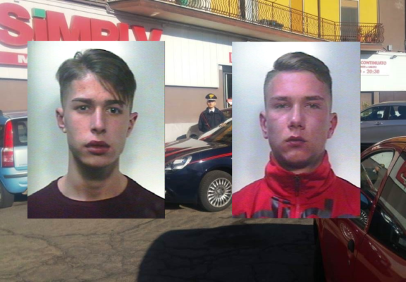 Irruzione con pistola e coltello nel Simply: arrestati due 19enni catanesi