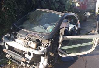 Auto smantellate e incidentate abbandonate, degrado ambientale: 2 pregiudicati in manette