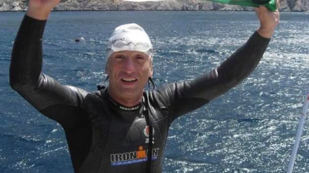 Attraversò a nuoto lo Stretto di Gibilterra, stroncato da malore in piscina: morto 56enne siciliano