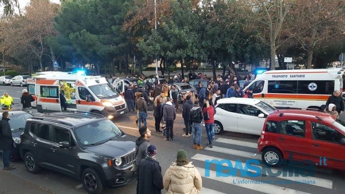 Maxi incidente al viale Raffaello Sanzio: 6 mezzi coinvolti, sangue in strada e due feriti gravi