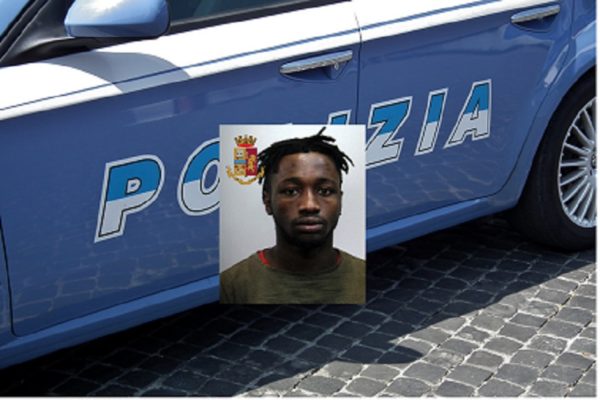 Droga, contanti e una pistola ritrovati al centro accoglienza: arrestato un ospite