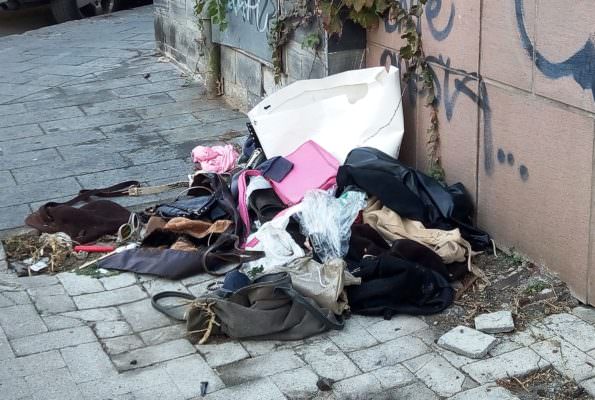 Sporcizia e degrado in via Sassari e corso delle Province, Cerri: “Triste e inammissibile realtà”