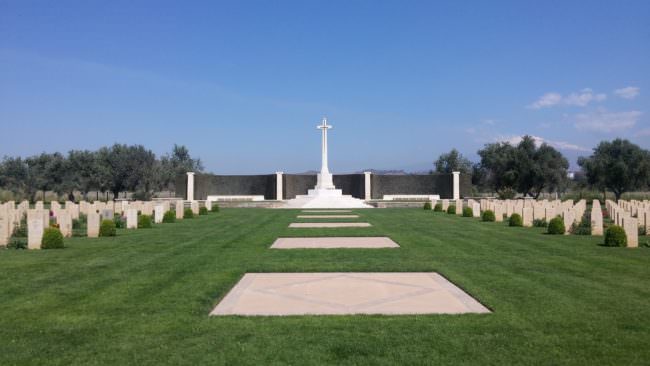 “Morti perché potessimo vivere”: il prezzo della libertà dal nazifascimo nel ricordo dei caduti del “Catania British Cemetery”. LE FOTO