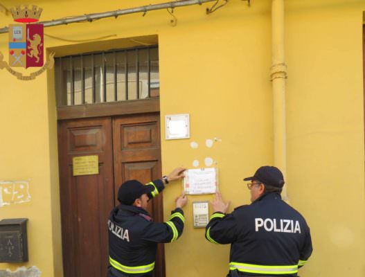 Certificati falsi e pubblicità ingannevole: sequestrata agenzia assicurativa abusiva