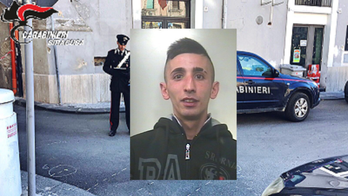 Si oppone al controllo dei carabinieri impedendogli di entrare in casa: in manette 28enne