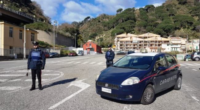 Blitz dei carabinieri al viale Giostra, in manette due giovani con marijuana