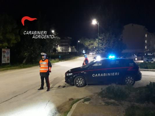 In macchina con più di un etto di cocaina: arrestato quarantenne In macchina con più di un etto di cocaina: arrestato quarantenne