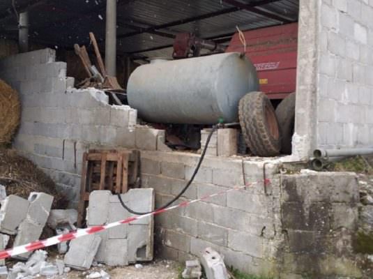 Sud travolto dal maltempo, muro crolla per il forte vento: due morti e due feriti