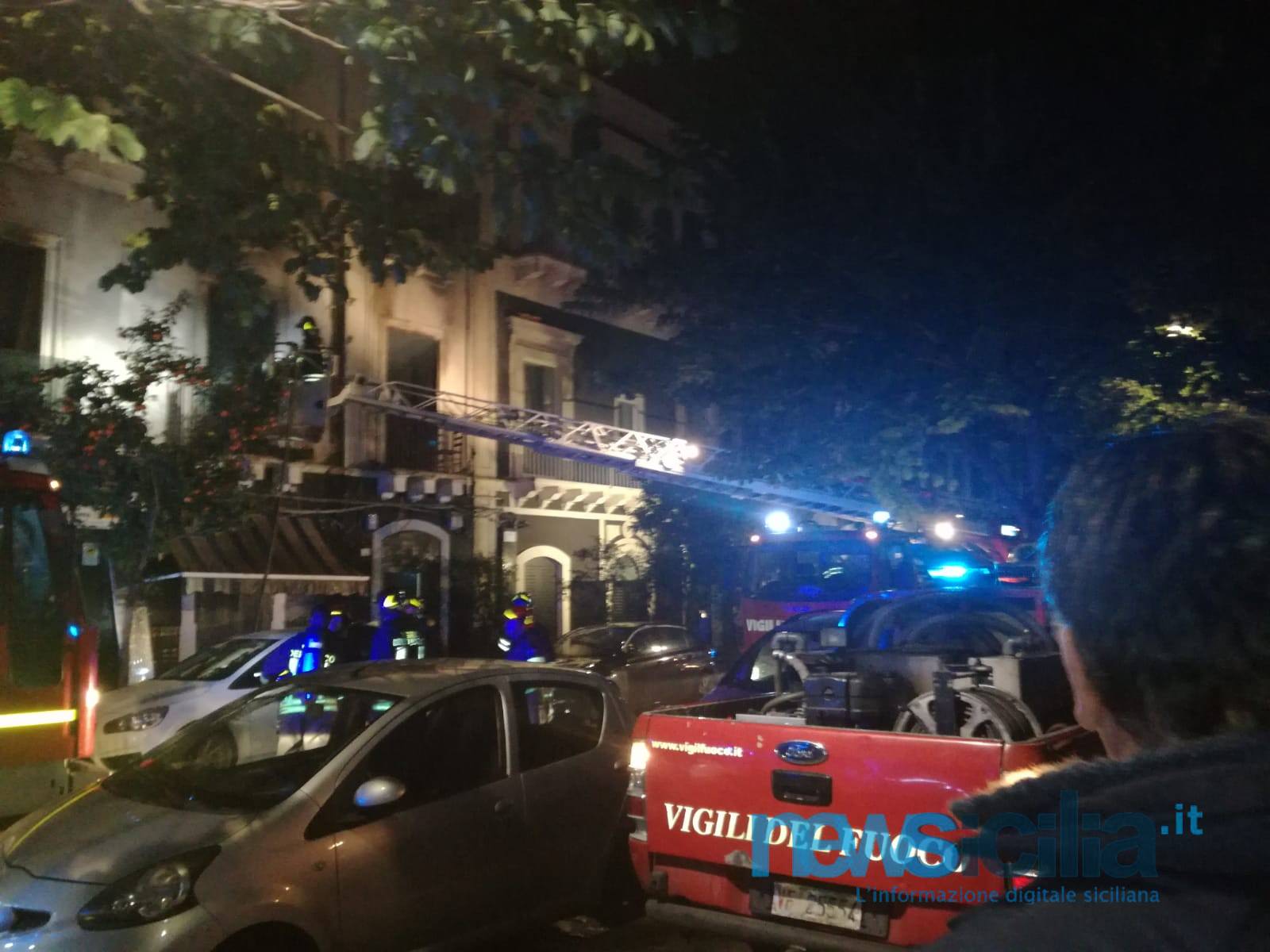 Catania, violento incendio in via Giovanni Di Prima: ecco quanto accaduto – VIDEO e FOTO