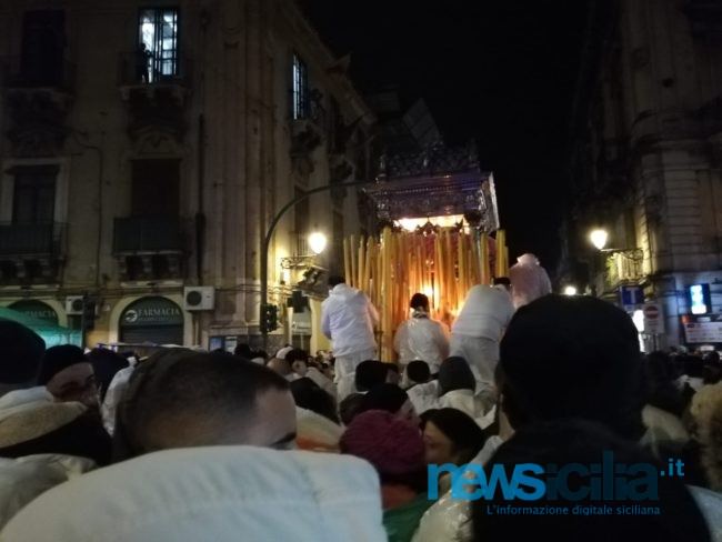 Sant’Agata veloce e senza botti: per i catanesi il folclore diminuisce, ma la sicurezza è al primo posto