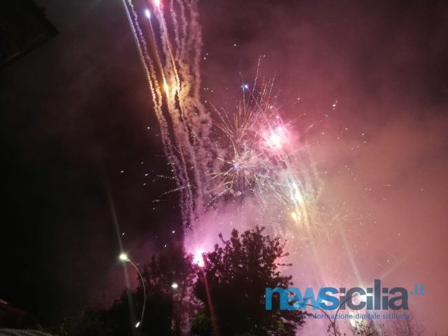 Lo spettacolo del Borgo emoziona: FOTO e VIDEO dei fuochi pirotecnici