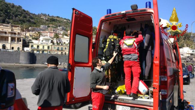 Più tamponi per i vigili del fuoco, i sindacati: “Possibili veicoli di contagio durante le operazioni”