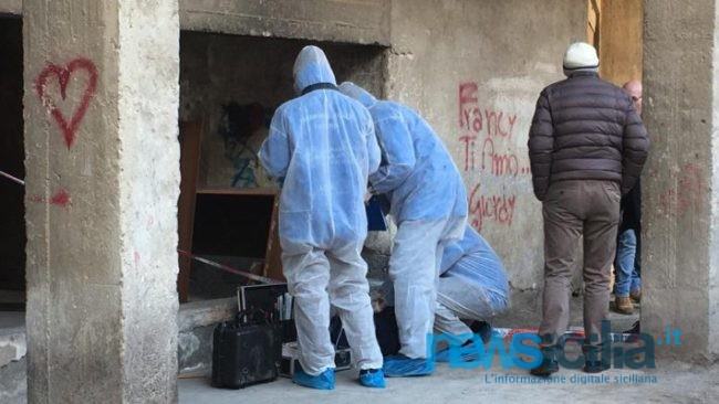 Padre ucciso e nascosto dentro un mobile a Catania: i DETTAGLI dell’assassinio in via Sardegna
