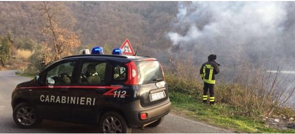 Appicca due incendi, fermato allevatore dai carabinieri: in manette 48enne