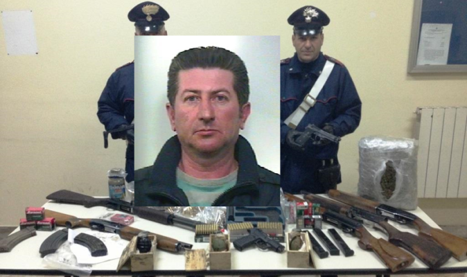 Droga e arsenale in casa: arrestato presunto affiliato a clan mafioso del Catanese