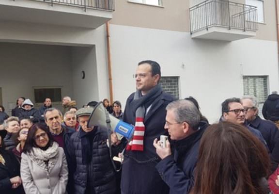 Questione baraccopoli a Messina: il sindaco De Luca invia lettera a Conte