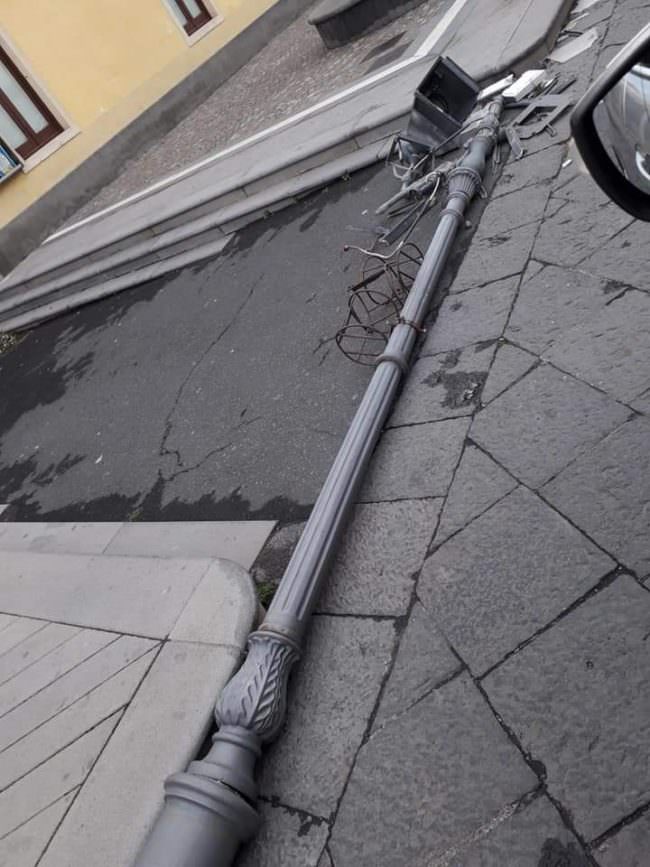 Il vento spazza via tutto nel Catanese: numerosi interventi dei vigili del fuoco