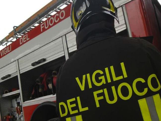 Mohamed deriso da ragazzini: incendiata la roulotte, era la sua “casa”