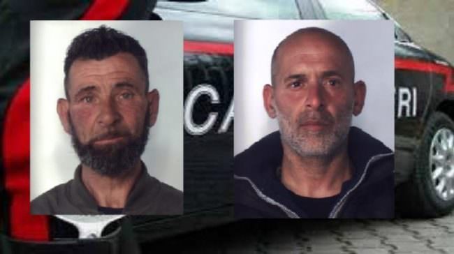 Parcheggiatori abusivi fuori dall’ospedale Garibaldi rubano auto a una donna e le chiedono 700 euro: 3 arresti