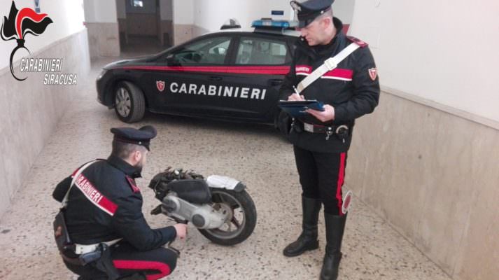 Trovati con attrezzi per scassinare: denunciati due uomini e un minore