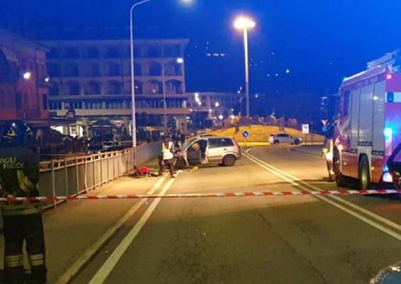 Incidente mortale, famiglia travolta mentre passeggia: tra i feriti anche bimbo di 20 mesi