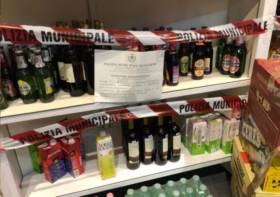 “Sono poliziotto, tutto a posto”, ma non è vero: denunciato 51enne che tentava di eludere i controlli a un locale