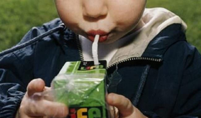 Ordina succo di frutta al bar: bimbo di 5 anni in prognosi riservata dopo aver ingerito acido caustico