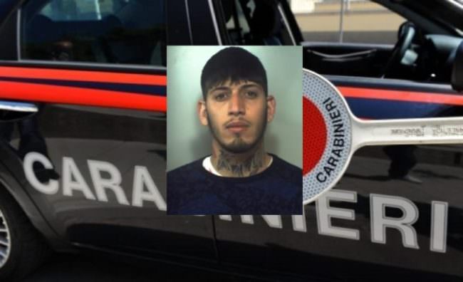 Armato di coltello rapina bar in via Galermo e frattura le costole a una donna: arrestato 21enne – VIDEO