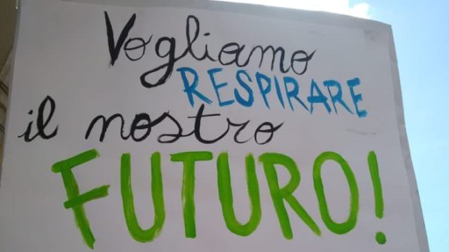 Il successo del 15 Marzo: #Fridayforfuture in 123 paesi, Greta Thunberg candidata per il premio Nobel per la pace