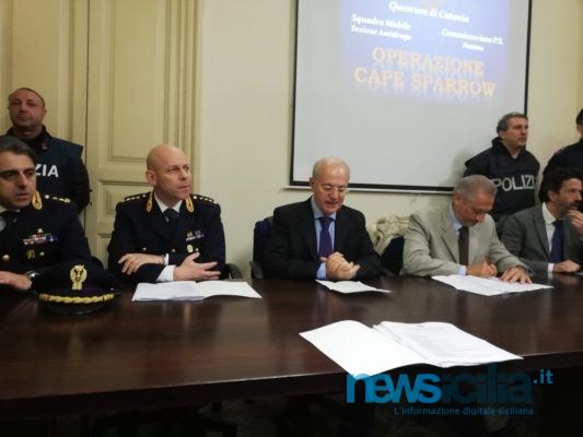 Vedette in via Capo Passero per “garantire” lo spaccio indisturbato: NOMI e FOTO dei 24 arrestati