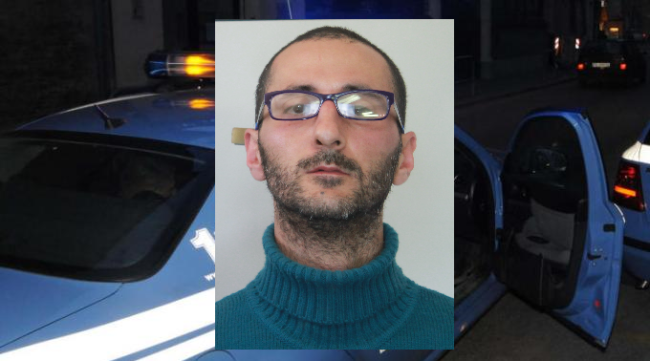 Catania, tenta di strappare collana d’oro ad anziana: pregiudicato bloccato dalla folla in piazza Duomo