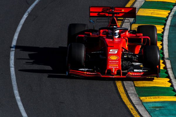 Ferrari, testa bassa e lavorare: a Melbourne avvio ”opaco”, Mercedes spadroneggia e Red Bull c’è