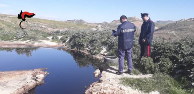 Liquame maleodorante, scoperte due pozze di percolato: sequestrata area di oltre 75mila metri quadrati