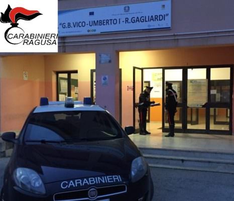 Ladri poco esperti tentano un furto in un Istituto scolastico: costretti a scappare a mani vuote