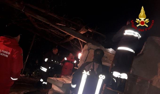 Trovato cadavere dentro un pozzo nel Catanese: si tratta di un 60enne